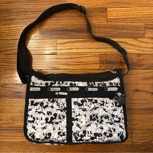 Le SportSac Disney Medium Cleo Crossbody Bag Mickey Loves Minnie Monochrome